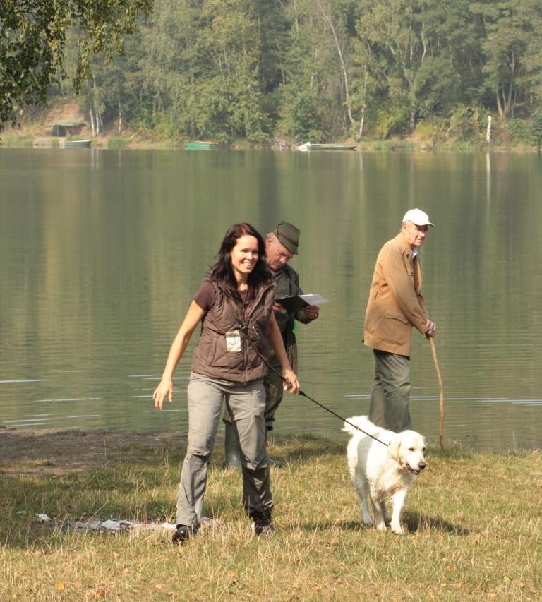20.9.2009 vysmátá Ali, Stelča a fanoušek.jpg